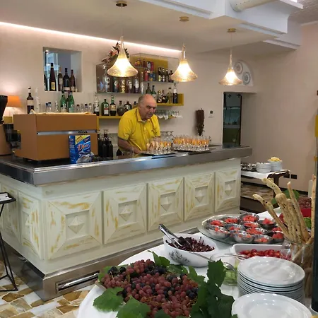 Ξενοδοχείο Lazzarini 3*